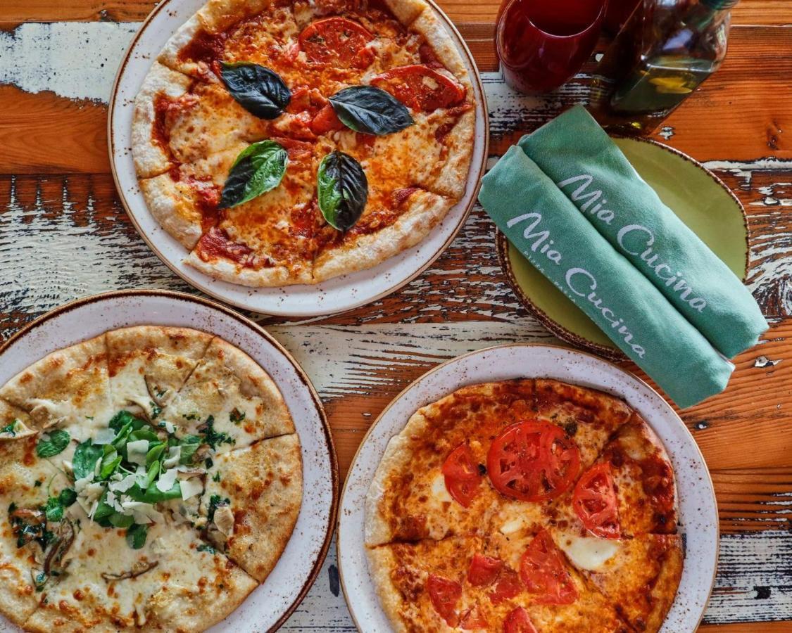 Cheeca Lodge & Spa Ісламорада Екстер'єр фото Pizzas at Mia Cucina