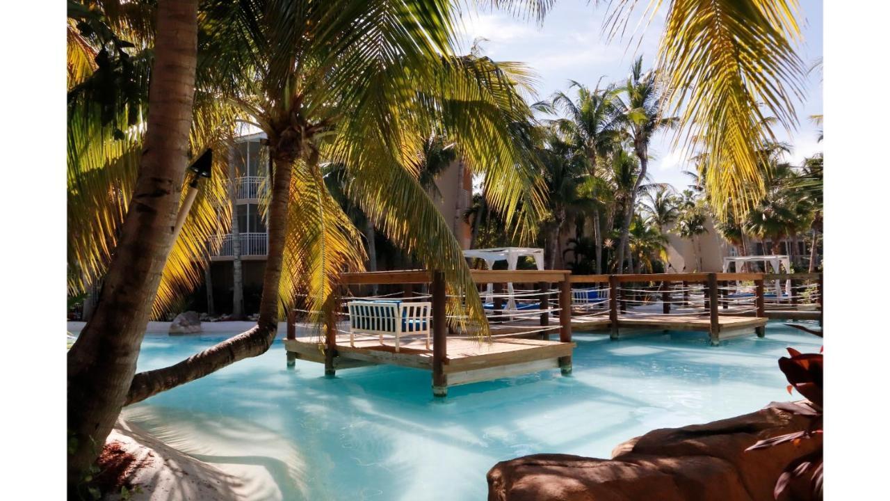 Cheeca Lodge & Spa Ісламорада Екстер'єр фото The pool at the Atlantis Paradise Island