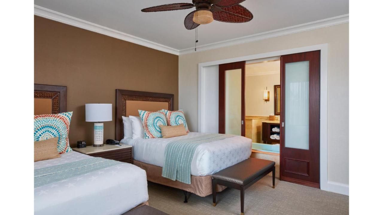 Cheeca Lodge & Spa Ісламорада Екстер'єр фото A guest room at the Hilton San Diego Bayfront